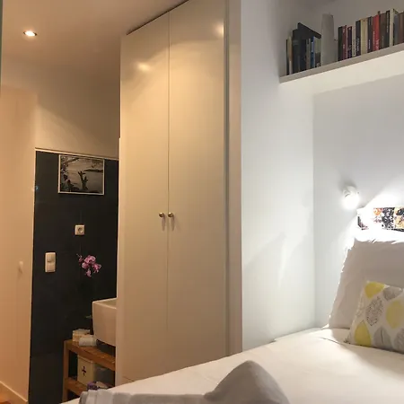 Lv Premier C.ourique Apartman *